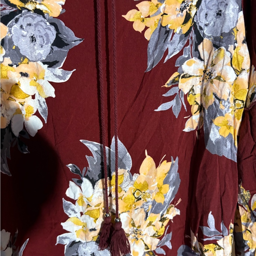Unique Spectrum Burgundy Floral Blouse. New without tag. - Picture 4 of 6